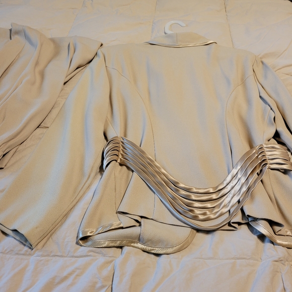 R.J. & CO vintage women's Tan satin trim pants suit 3 piece set size 8 - Picture 13 of 16